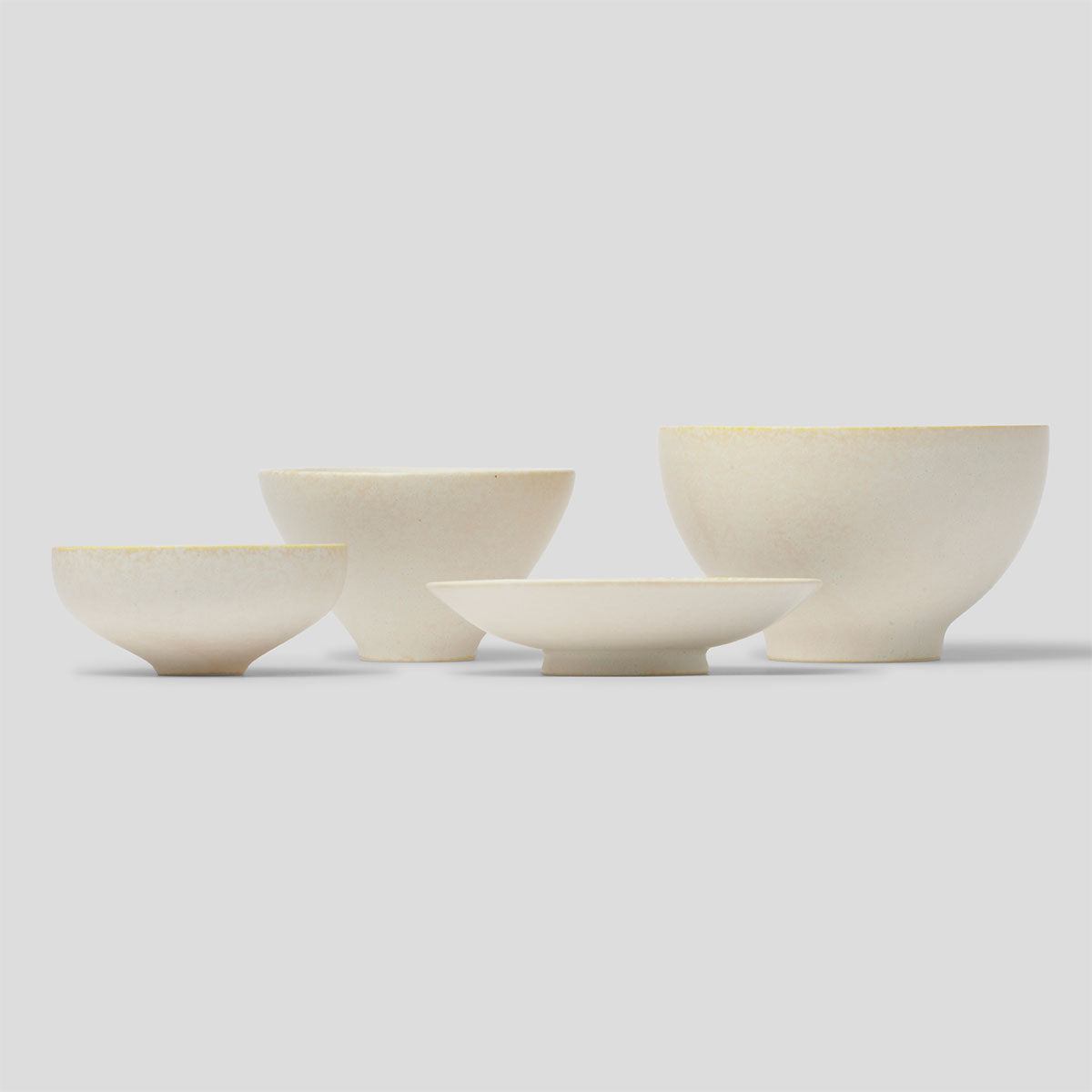 スライドショー【予約販売】よりそう入れ子碗セット 白の画像を開く