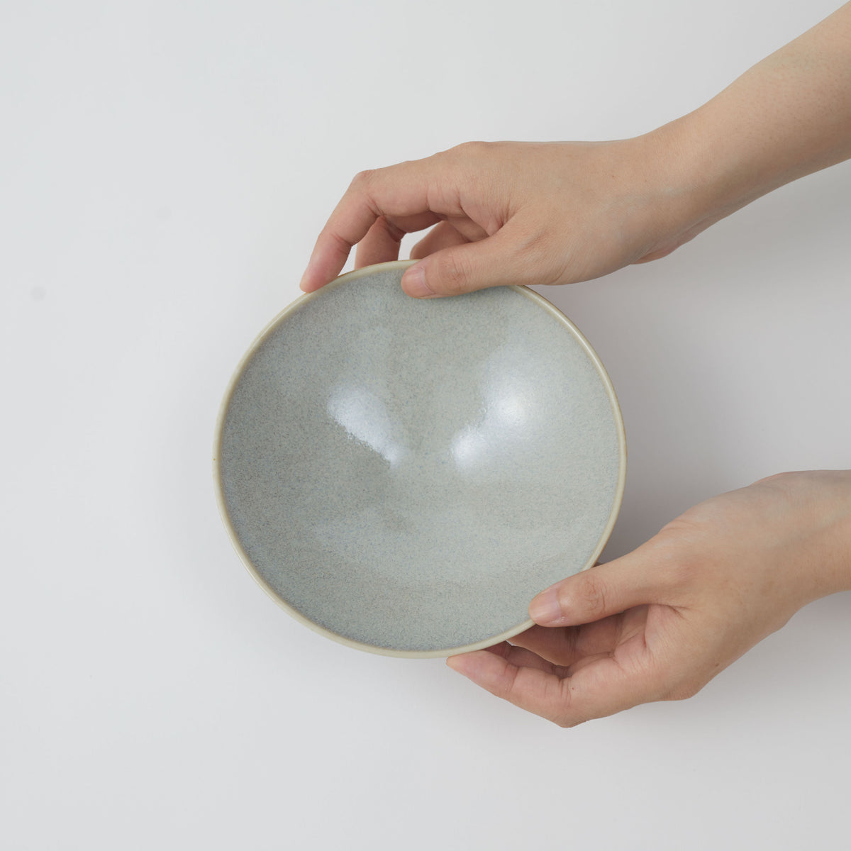 スライドショーこなれ小鉢 灰の画像を開く