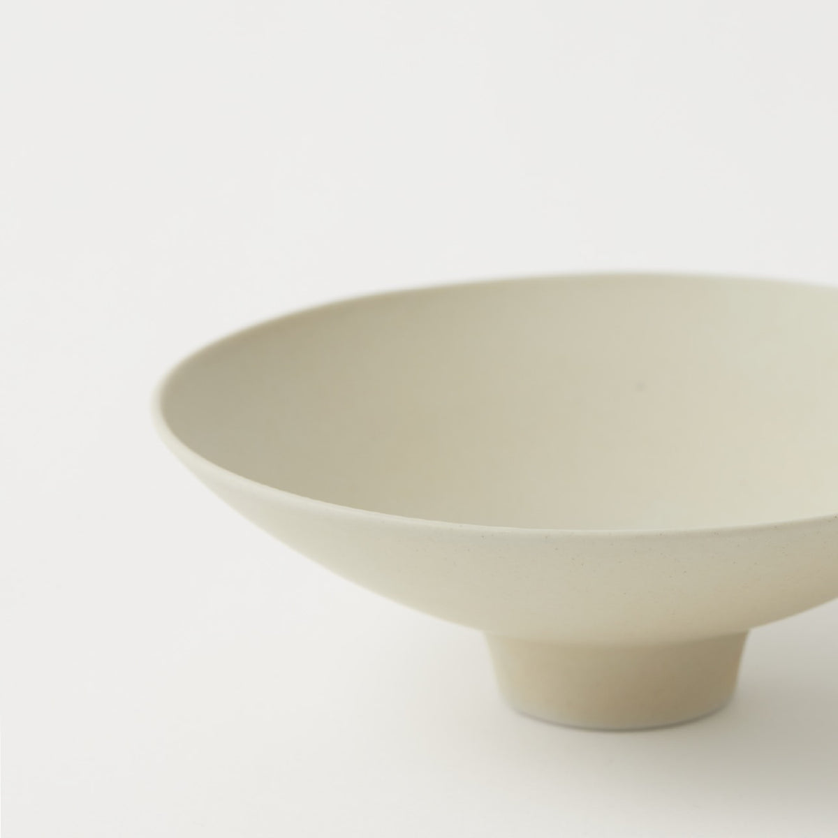 スライドショーこなれ小鉢 焼き締め 白茶の画像を開く