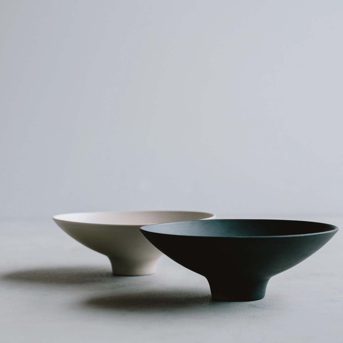 スライドショーこなれ小鉢 焼き締め 白茶の画像を開く