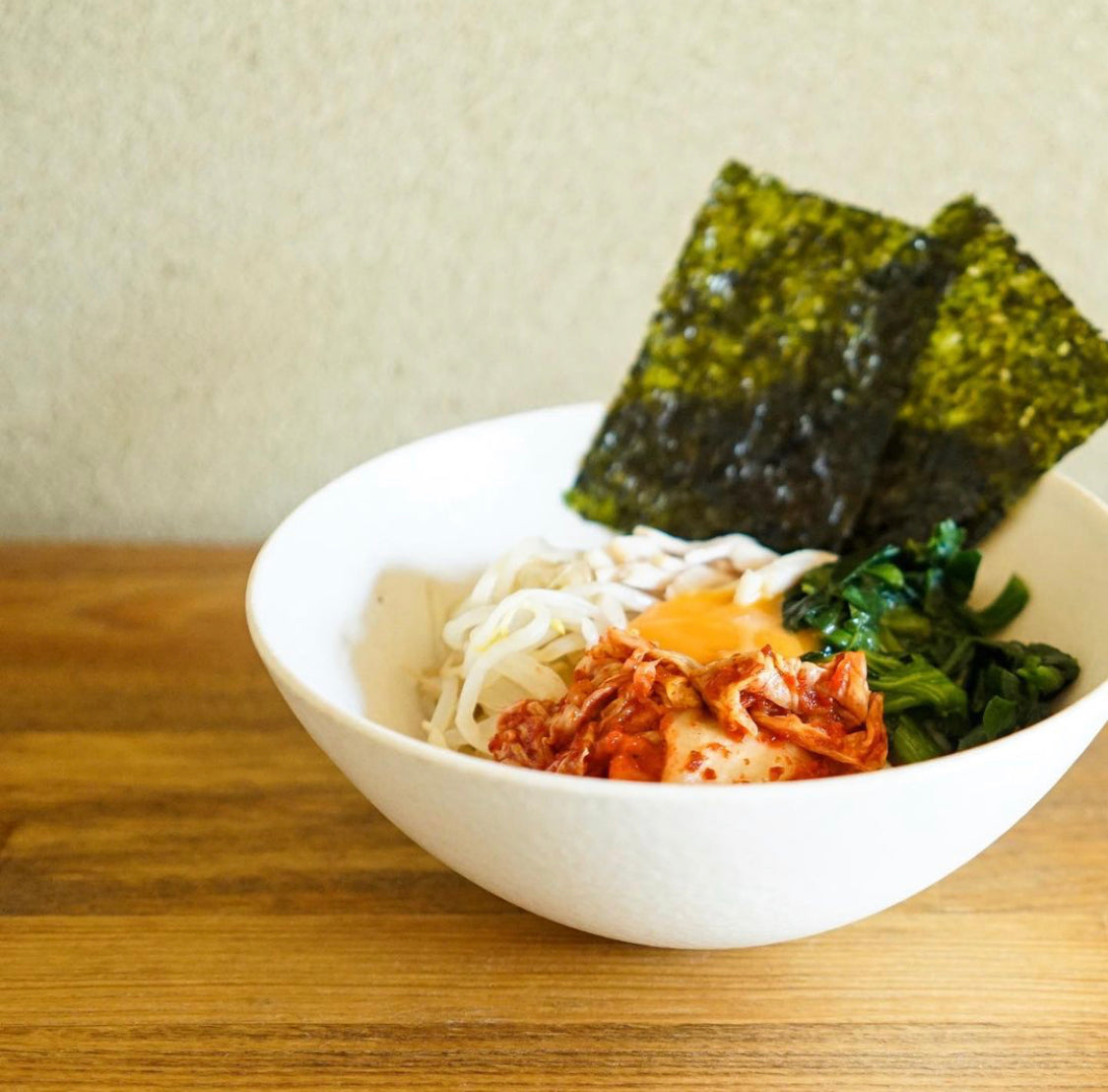 スライドショー日々ボウル 白の画像を開く