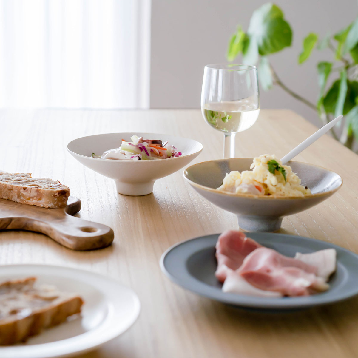 スライドショーこなれ小鉢 灰の画像を開く