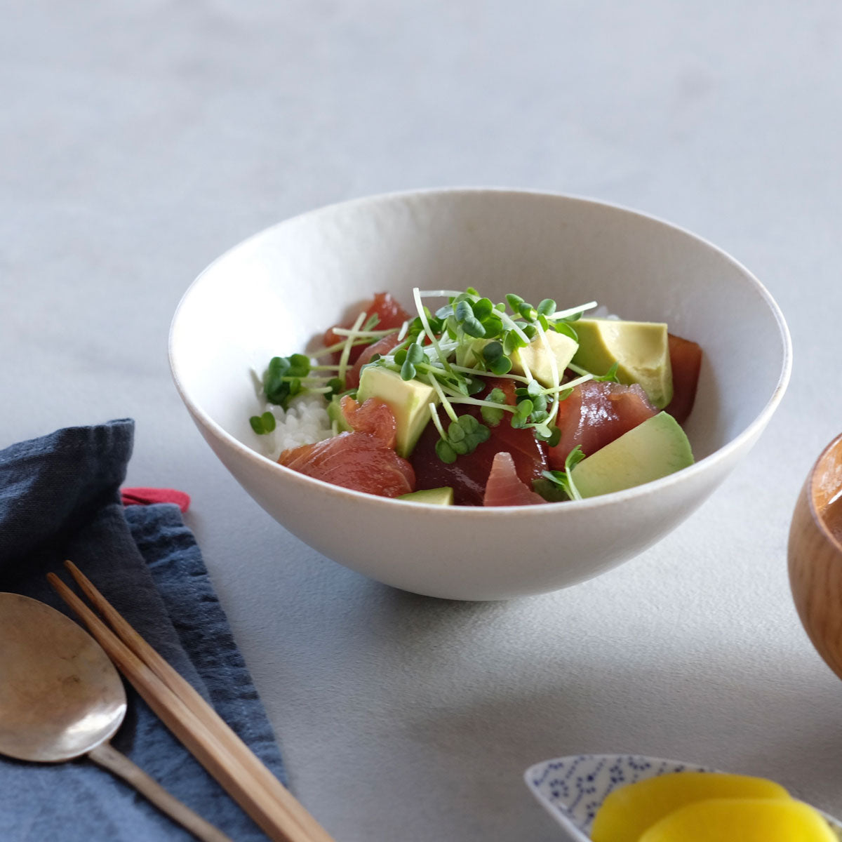 スライドショー日々ボウル 白の画像を開く