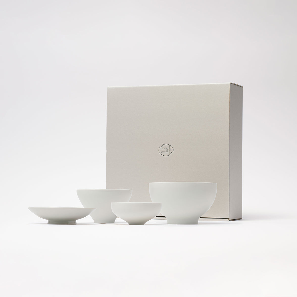 スライドショー【予約販売】よりそう入れ子碗ギフトセット つや白の画像を開く
