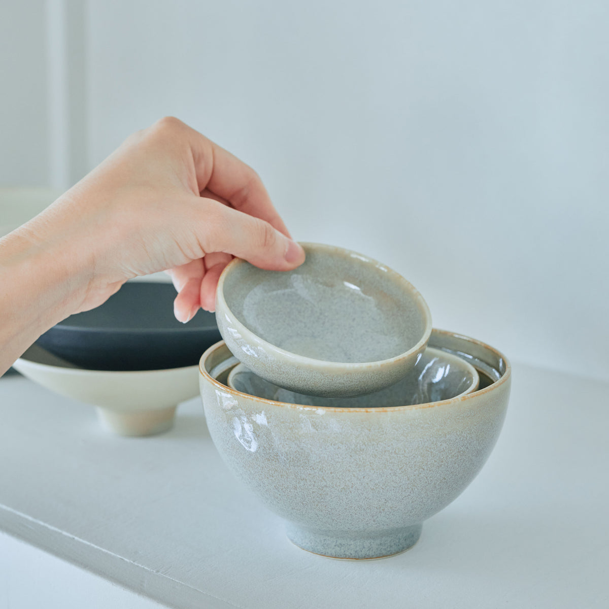 スライドショーばんのう丸小鉢 つや白の画像を開く
