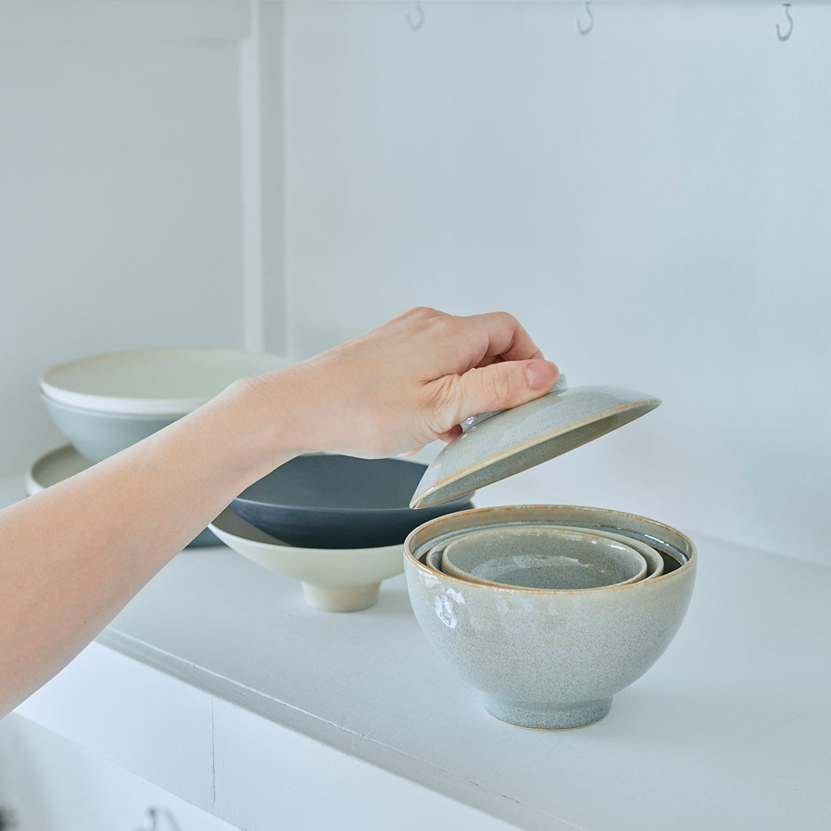 スライドショー【予約販売】よりそう入れ子碗セット 白の画像を開く
