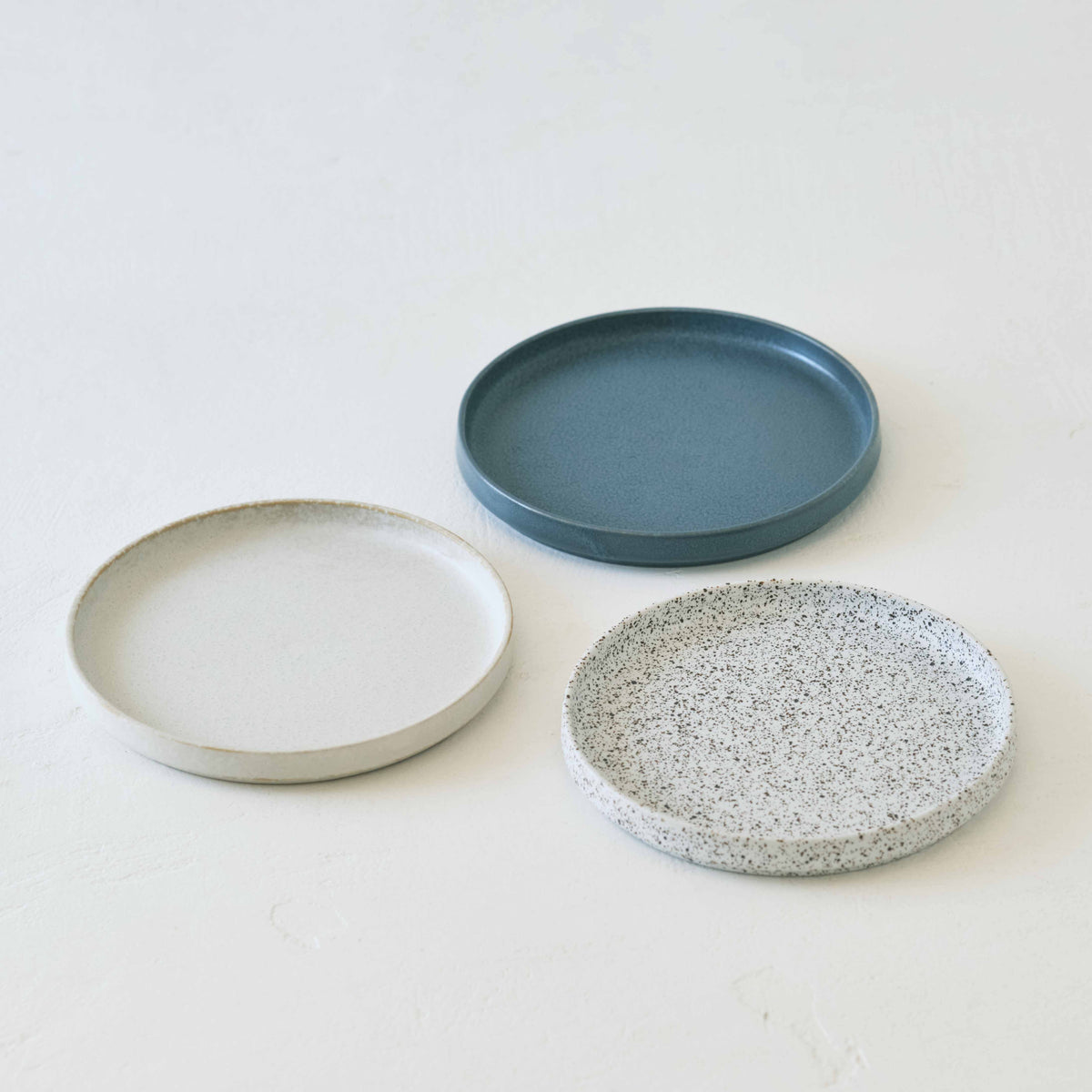 スライドショー切立プレート 白 14cmの画像を開く
