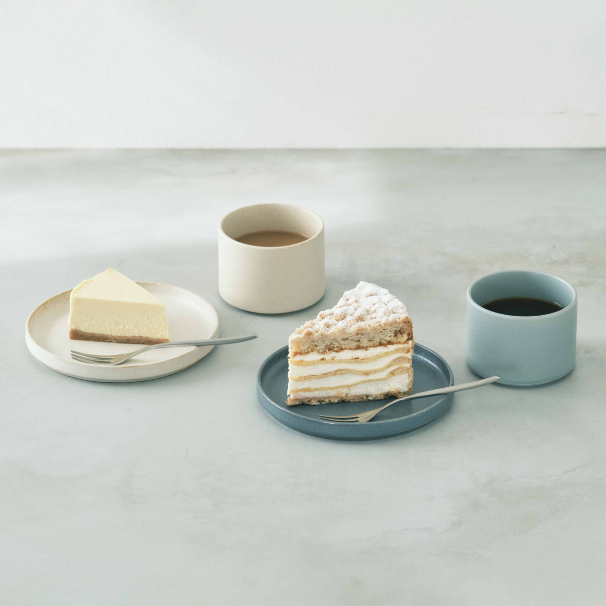 スライドショー切立プレート 白 14cmの画像を開く
